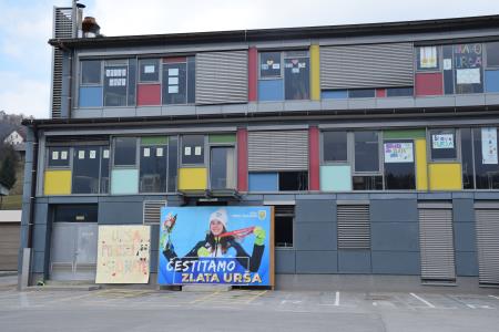 Učenci OŠ Polhov Gradec so Urši Bogataj pripravili toplo dobrodošlico